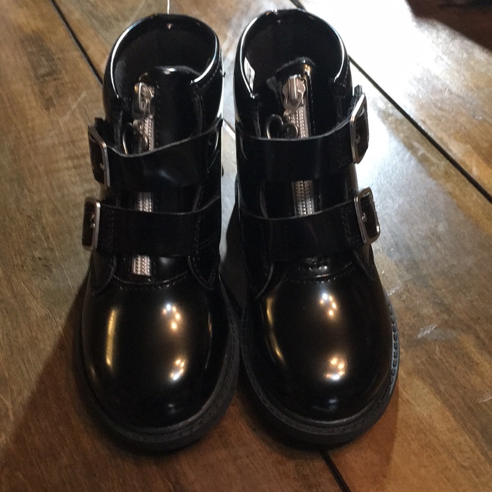Girls Carter’s black boots